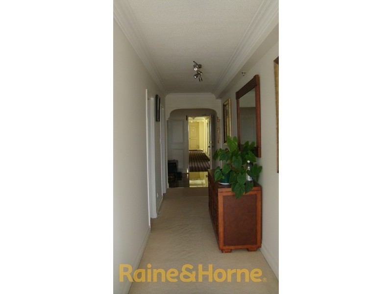5 Bayview Street, Runaway Bay QLD 4216