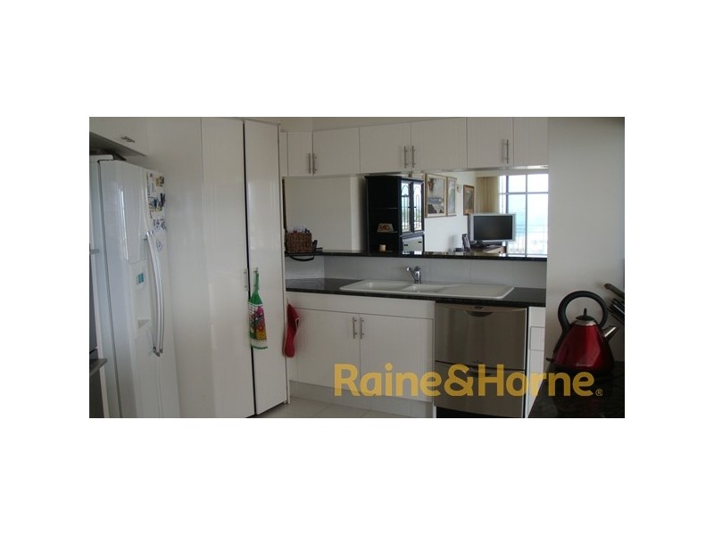5 Bayview Street, Runaway Bay QLD 4216