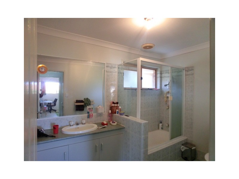 121 Golden Avenue, Calamvale QLD 4116