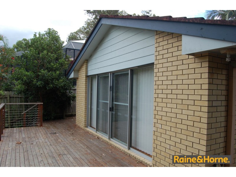 10 Ootana Street, Chapel Hill QLD 4069