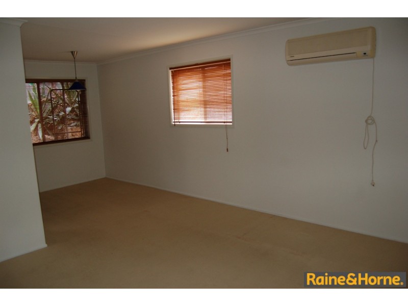 10 Ootana Street, Chapel Hill QLD 4069