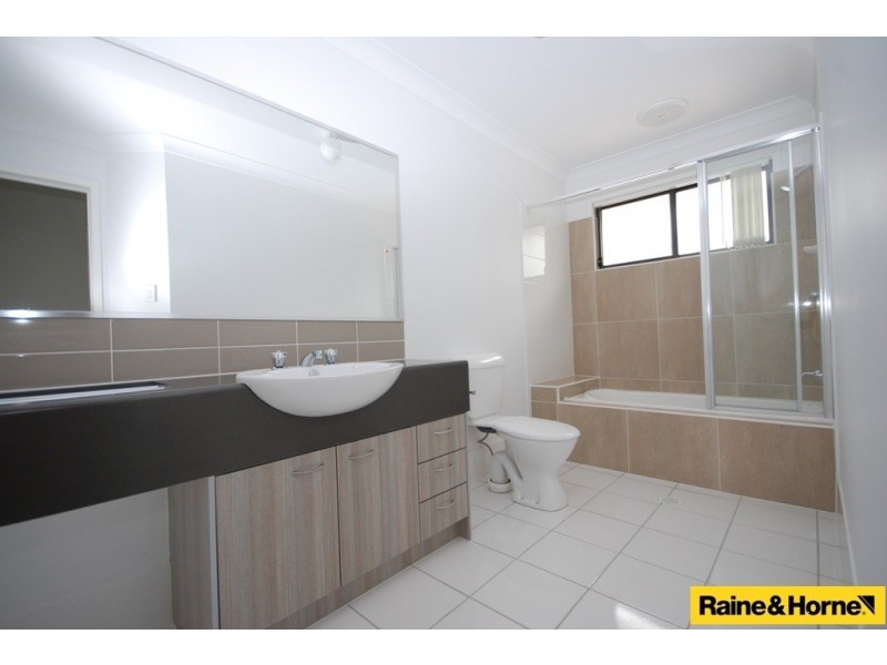 54 Outlook Place, Durack QLD 4077