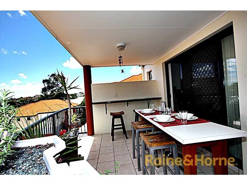 15 Dansie Street, Greenslopes QLD 4120