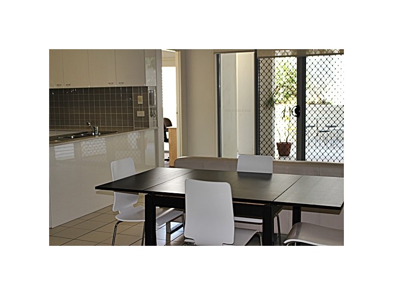 28 Belgrave Road, Indooroopilly QLD 4068