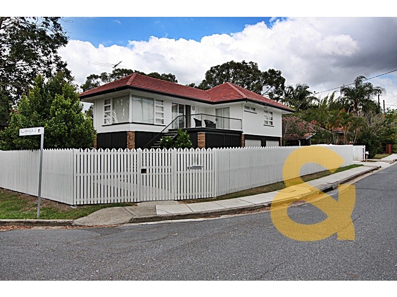 32 Newcastle Street, Fairfield QLD 4103