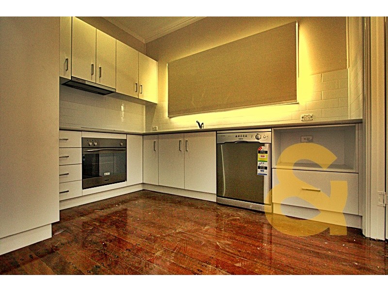 32 Newcastle Street, Fairfield QLD 4103