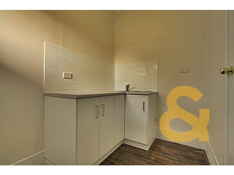 32 Newcastle Street, Fairfield QLD 4103