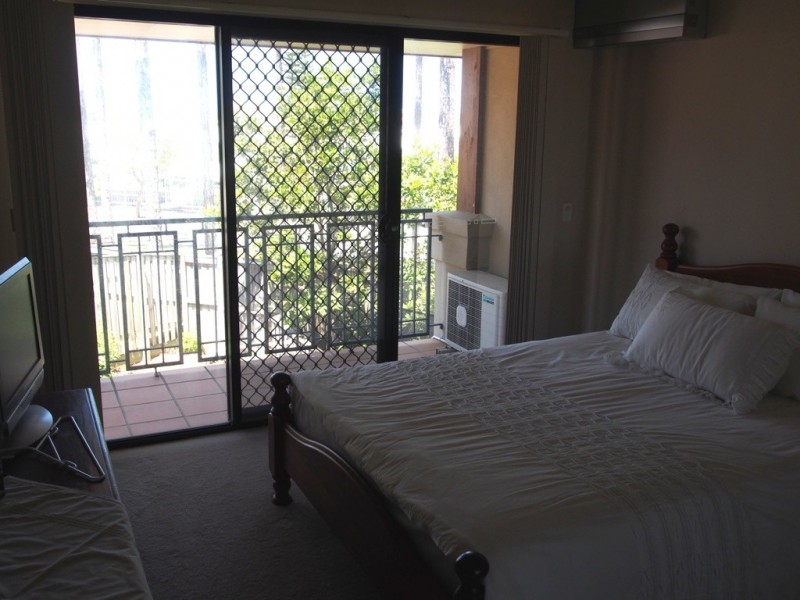 8/44-52 PINE VALLEY DRIVE, Varsity Lakes QLD 4227