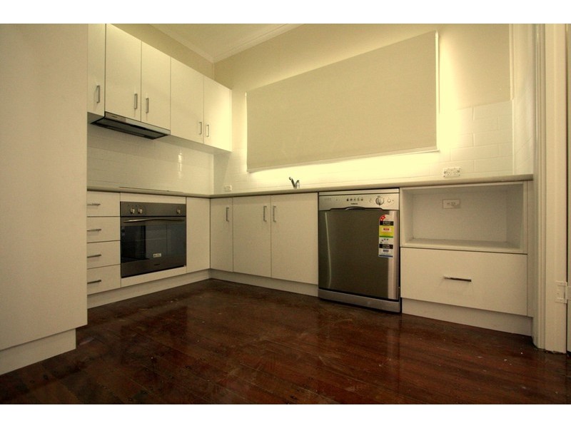 32 Newcastle Street, Fairfield QLD 4103