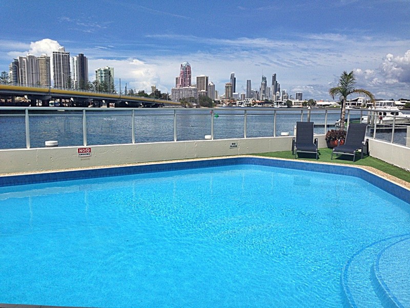 77 Brighton Parade, Southport QLD 4215