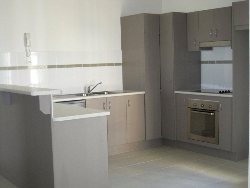 2 Toohey St, Pacific Pines QLD 4211