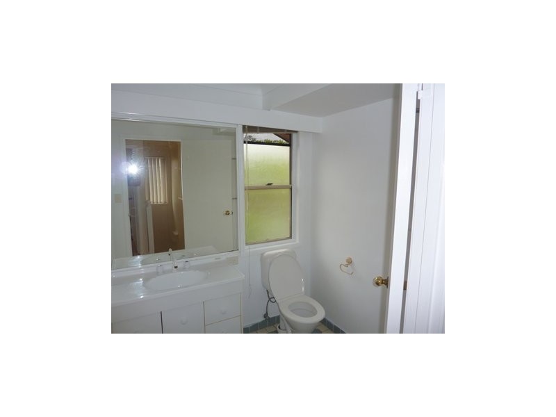 79 – 75 Brown St, Labrador QLD 4215