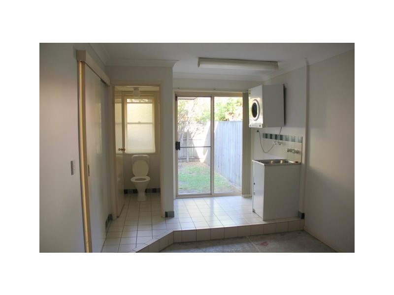 71-75 Brown St, Labrador QLD 4215