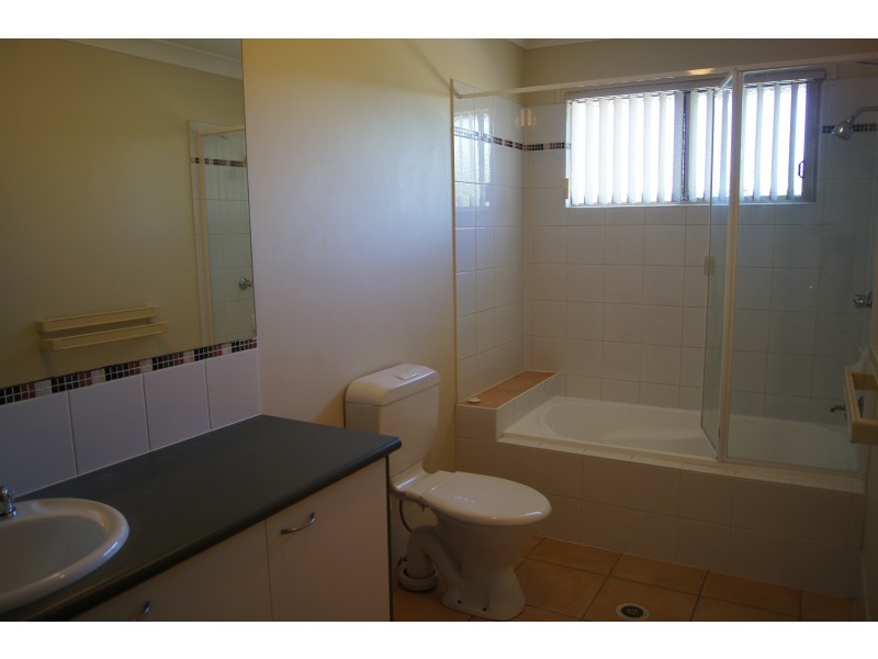 u13 / 250 Manly Road, Manly West QLD 4179