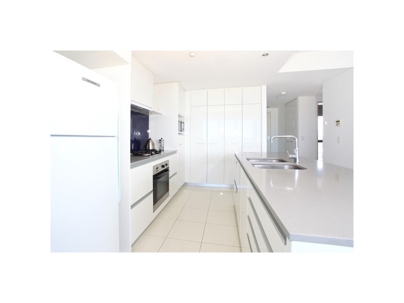 9 Ferny Avenue, Surfers Paradise QLD 4217