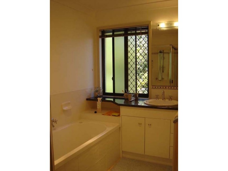 139A Carmody Road, St Lucia QLD 4067