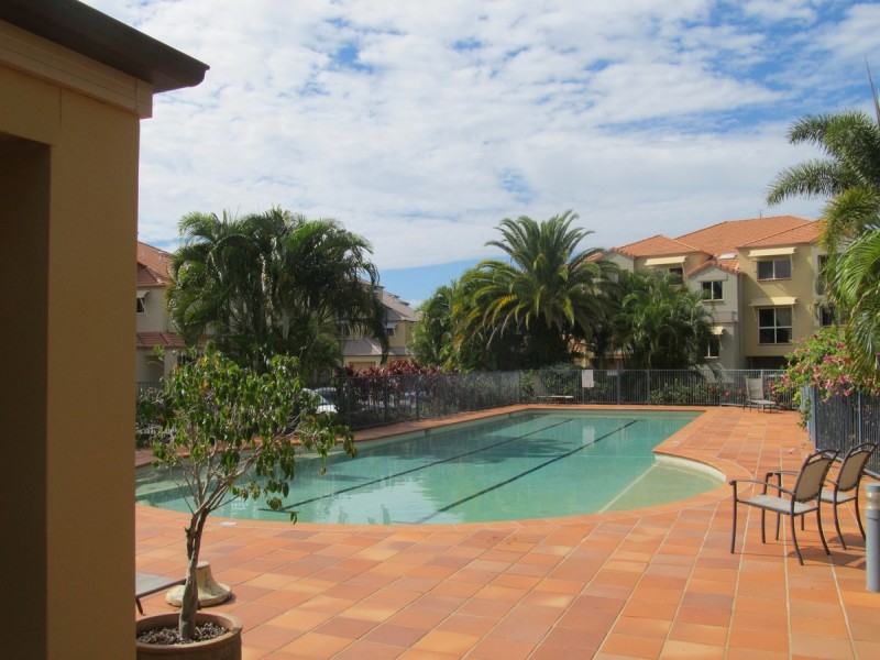 44/82 Limetree Parade, Runaway Bay QLD 4216