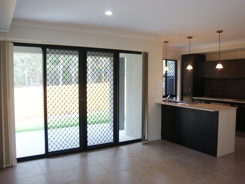 8 MacQuarie Way, Browns Plains QLD 4118