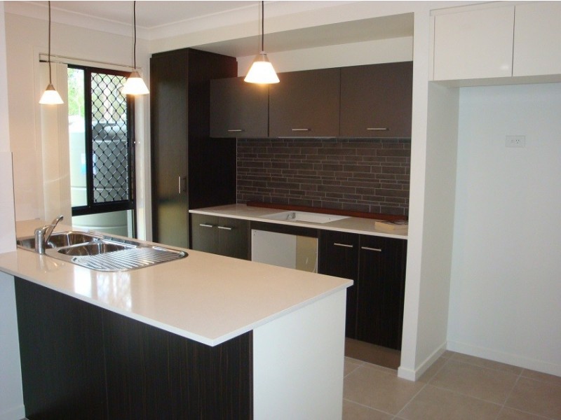 8 MacQuarie Way, Browns Plains QLD 4118