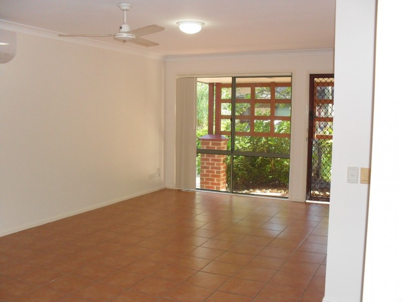 18 BATCHWORTH RD, Molendinar QLD 4214