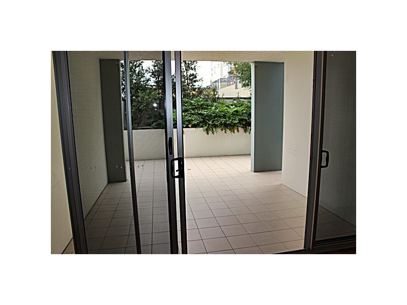 16 Grosvenor Rd, Indooroopilly QLD 4068