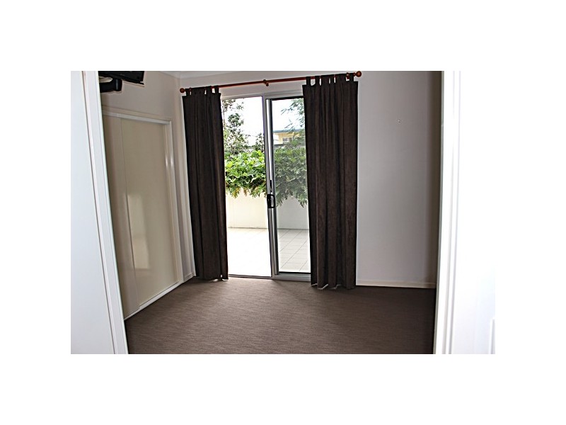 16 Grosvenor Rd, Indooroopilly QLD 4068