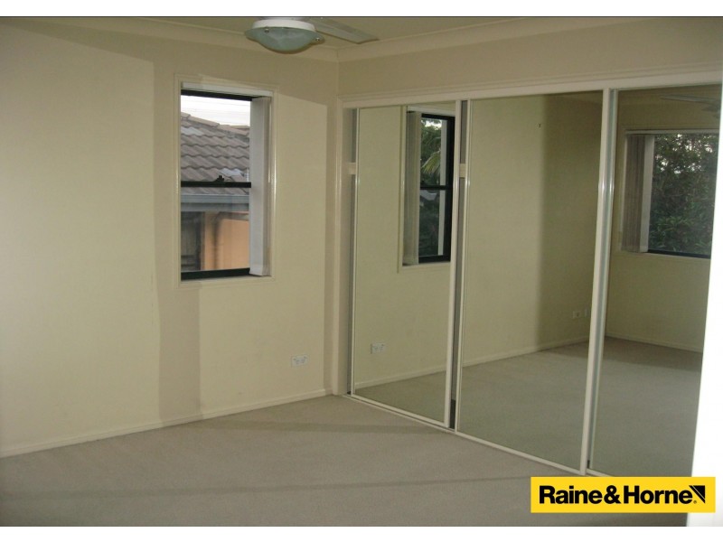 16 Violet Close, Eight Mile Plains QLD 4113