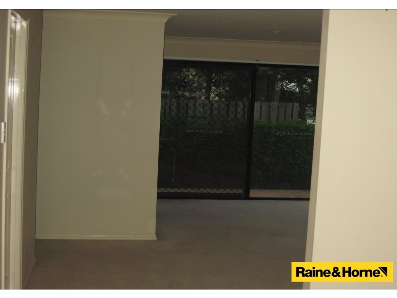 16 Violet Close, Eight Mile Plains QLD 4113