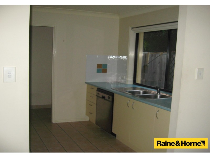 16 Violet Close, Eight Mile Plains QLD 4113