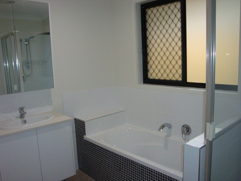 8 Macquarie Way, Browns Plains QLD 4118