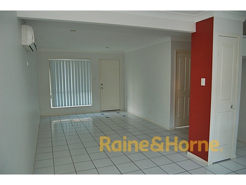 210 Government Road, Forest Lake QLD 4078