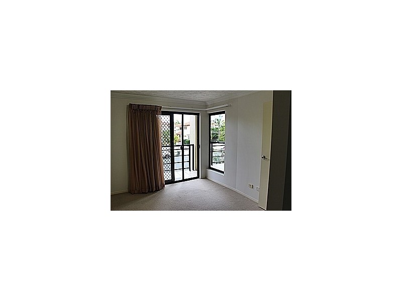 14 11 Grosvenor Road, Indooroopilly QLD 4068