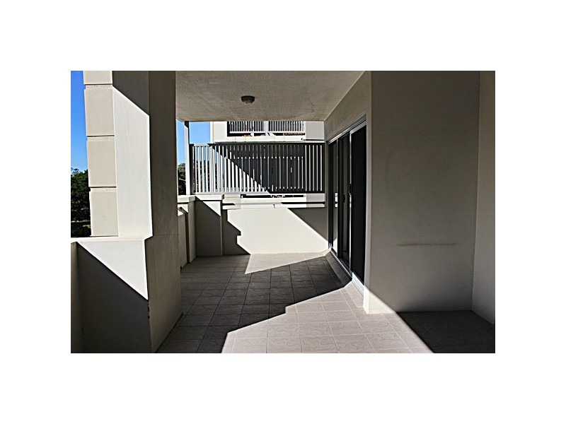 8 28 Belgrave Road, Indooroopilly QLD 4068