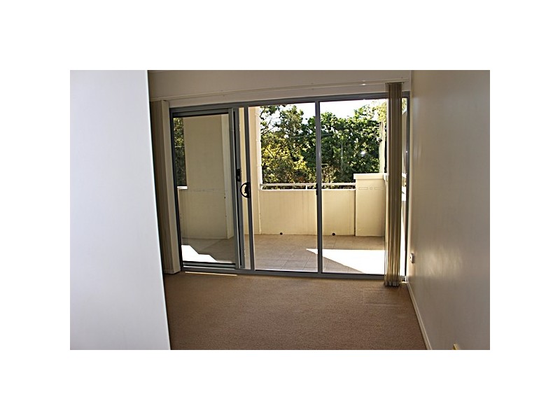 8 28 Belgrave Road, Indooroopilly QLD 4068