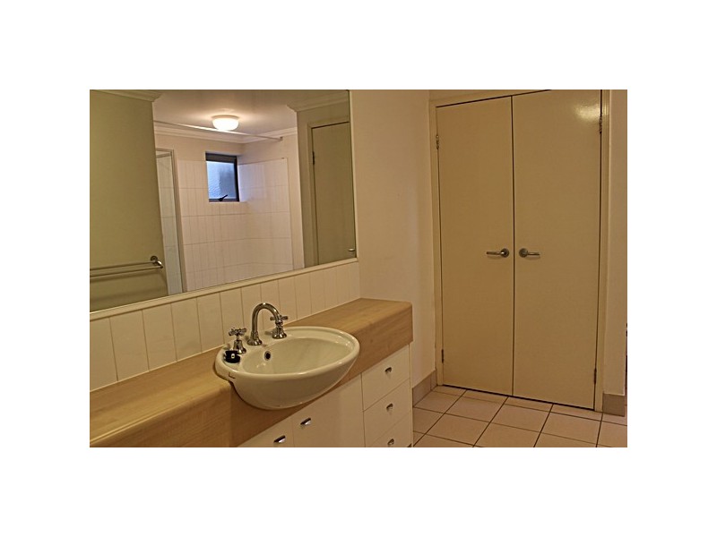 8 28 Belgrave Road, Indooroopilly QLD 4068