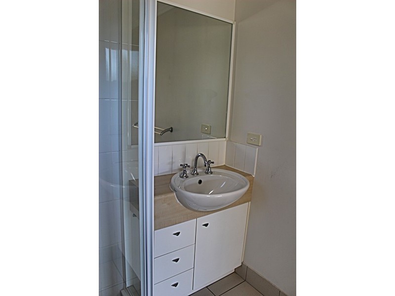 8 28 Belgrave Road, Indooroopilly QLD 4068