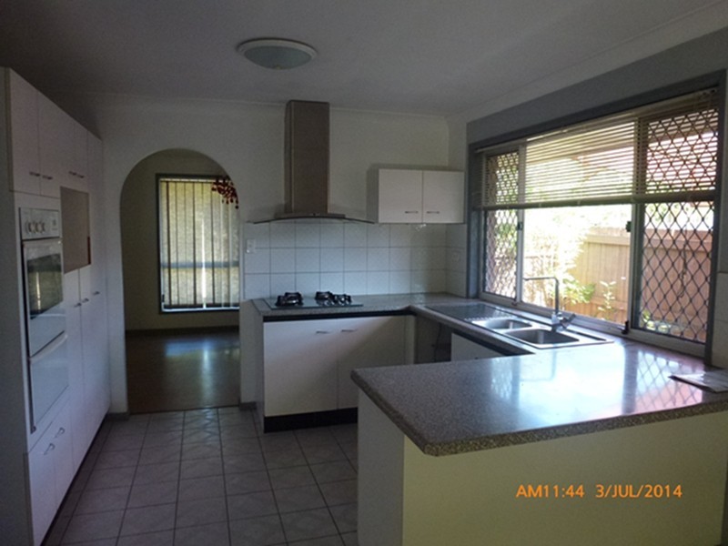 24 Metropole St, Robertson QLD 4109