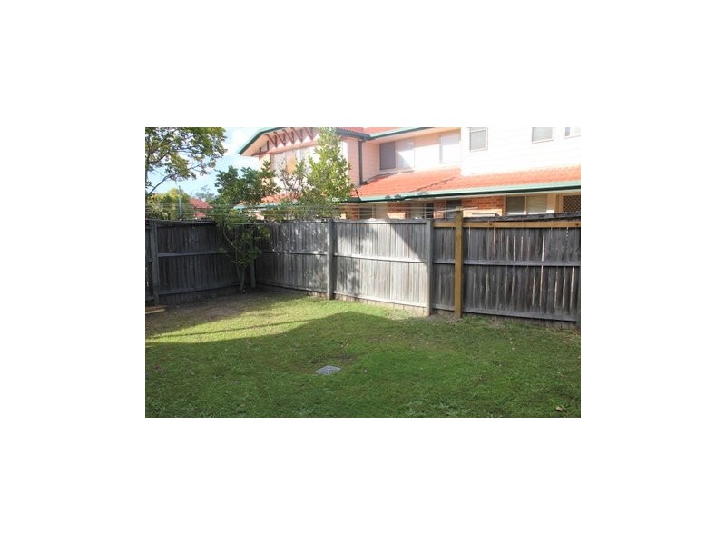 53 – 75 Brown St, Labrador QLD 4215