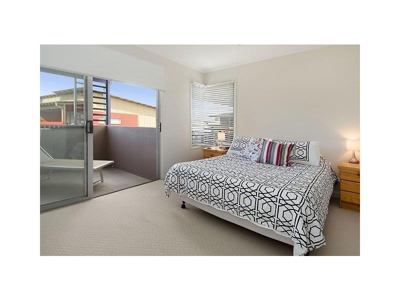 123 Barrack Road, Cannon Hill QLD 4170