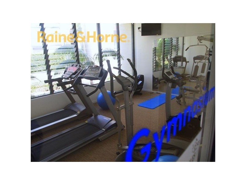 9 Moores Crescent, Varsity Lakes QLD 4227