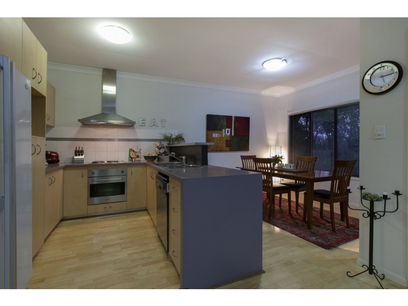 27 Lisa Street, Mcdowall QLD 4053