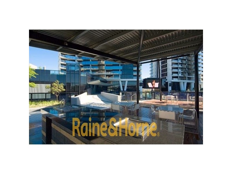 9 Ferny Avenue, Surfers Paradise QLD 4217