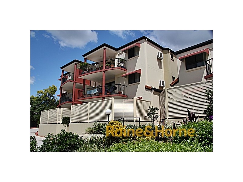 15 Dansie Street, Greenslopes QLD 4120