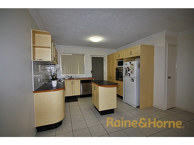 15 Dansie Street, Greenslopes QLD 4120