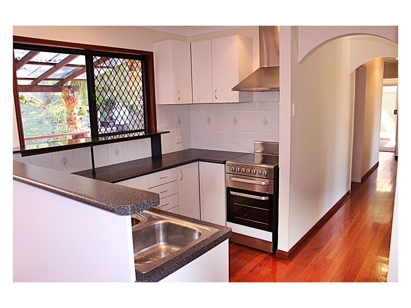 6 solander street, Carina QLD 4152