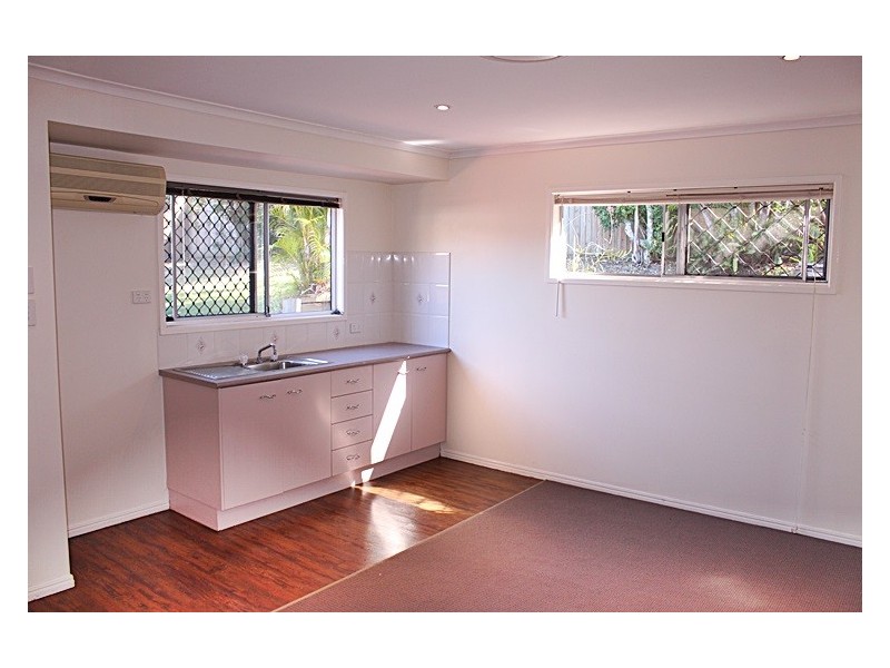 6 solander street, Carina QLD 4152