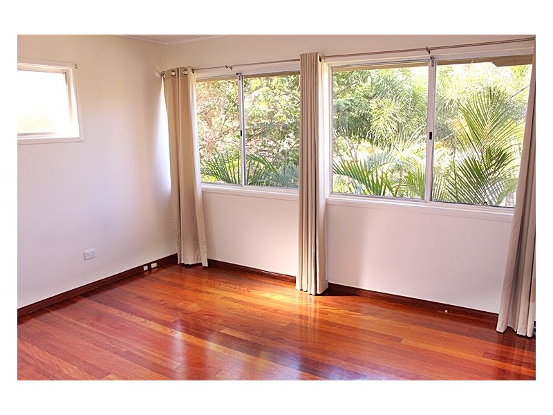 6 solander street, Carina QLD 4152