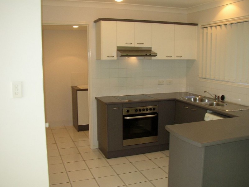 210 Government Road, Forest Lake QLD 4078