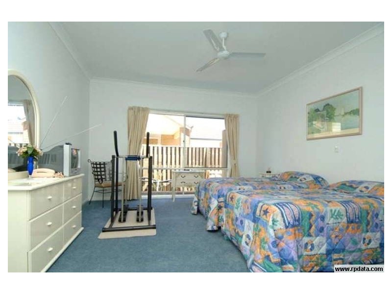 1 Moyenne Crescent, Varsity Lakes QLD 4227