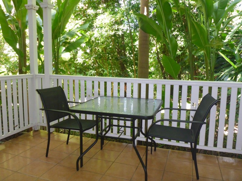 6 Triton Street, Palm Cove QLD 4879